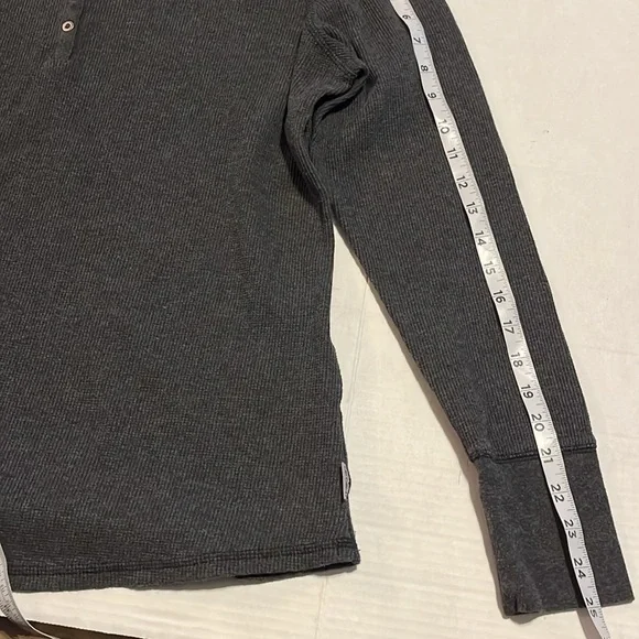 Carhartt-XL(16-18)-charcoal gray-long sleeve, Henley, snap buttons, thermal top. - Picture 11 of 11